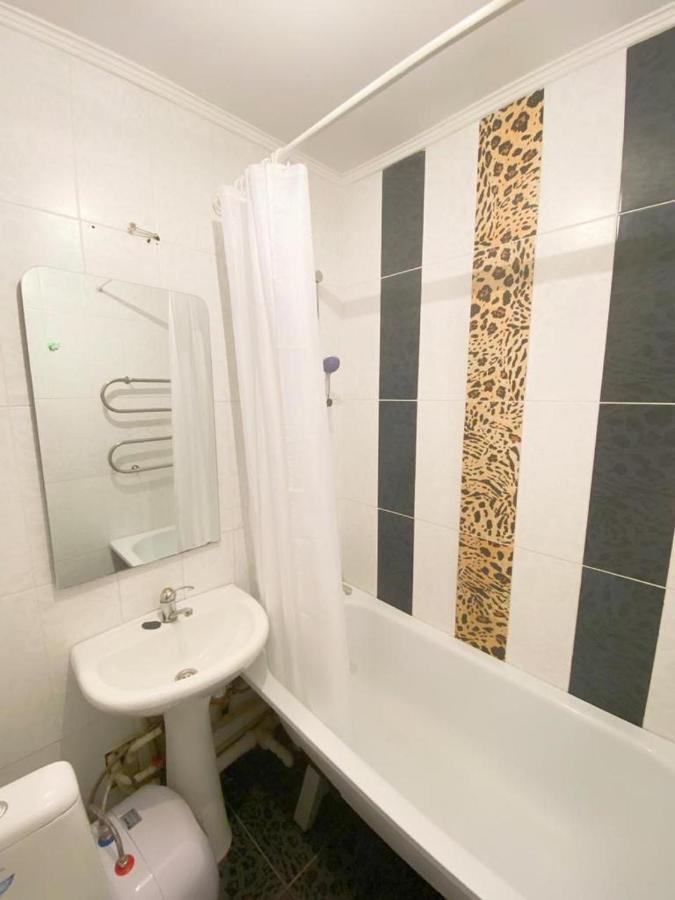 Apartamento Квартира Напротив Аэропорта Turksib Exterior foto
